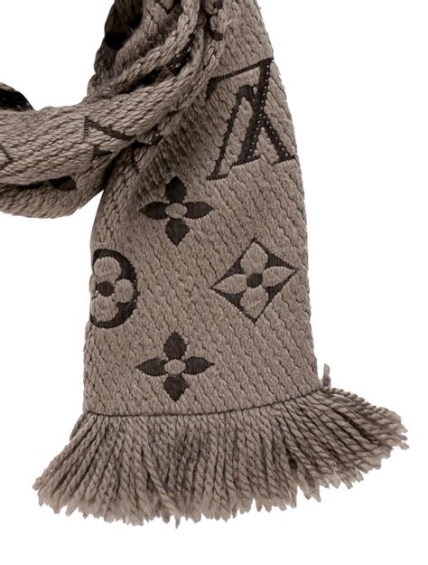 louis vuitton scarf real